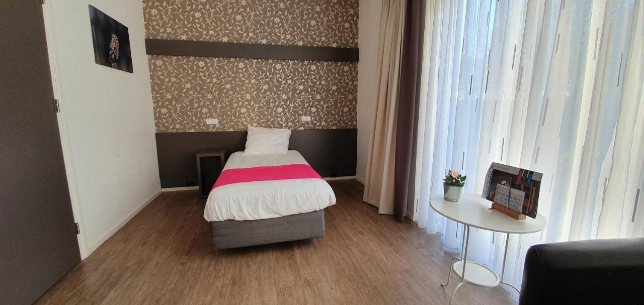 B&B Hotel De Vrije Vogel Elsloo  Εξωτερικό φωτογραφία